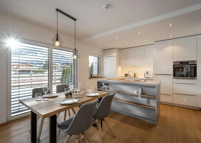 Ferienwohnung Tirolglück mit großem Garten